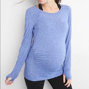 Maternity GapFit Breathe long sleeve crew tee M